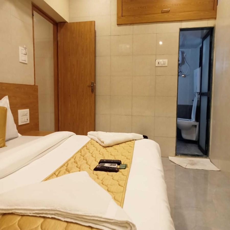 Hotel New Sarah Inn, Andheri West Bombay Extérieur photo