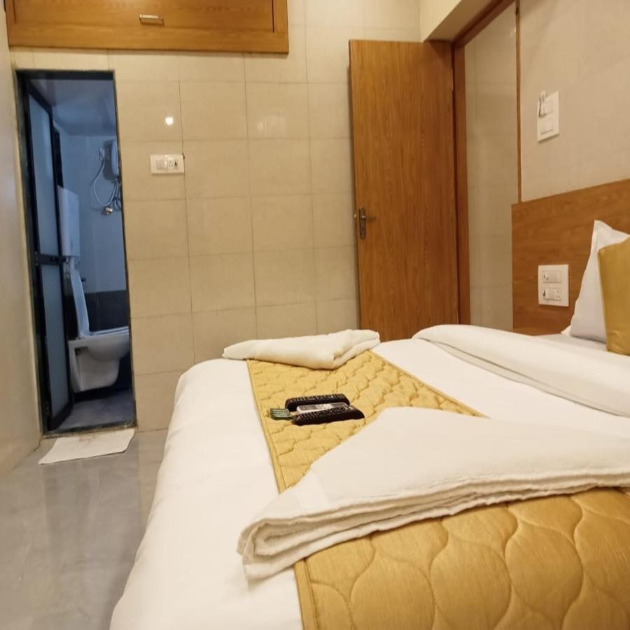 Hotel New Sarah Inn, Andheri West Bombay Extérieur photo